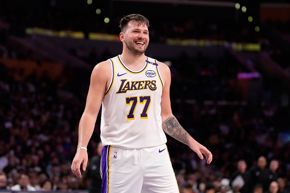 Lakers'ın serisi sürüyor: Doncic galibiyete damga vurdu