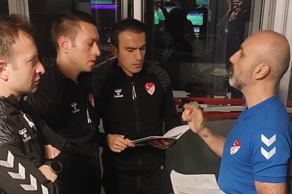 VAR odasına sıkı takip: MHK eş zamanlı olarak izledi  - 5. Foto