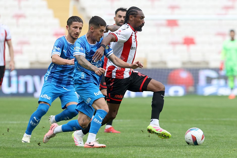 Sivasspor ve Bodrum FK umutlarını son 3 haftaya taşıdı