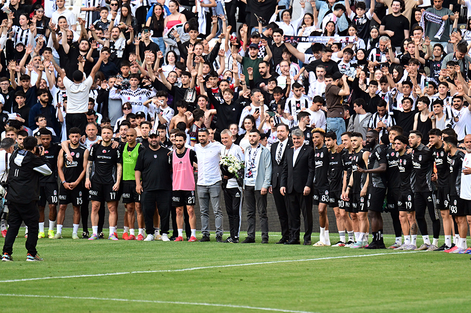 Beşiktaş idmanı için Tüpraş Stadyumu'nda taraftarlarla buluşma  - 5. Foto