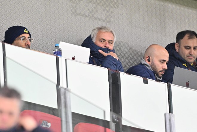 AZ Alkmaar mağlubiyeti sonrası Jose Mourinho fırtınası: Faturayı kesti  - 6. Foto