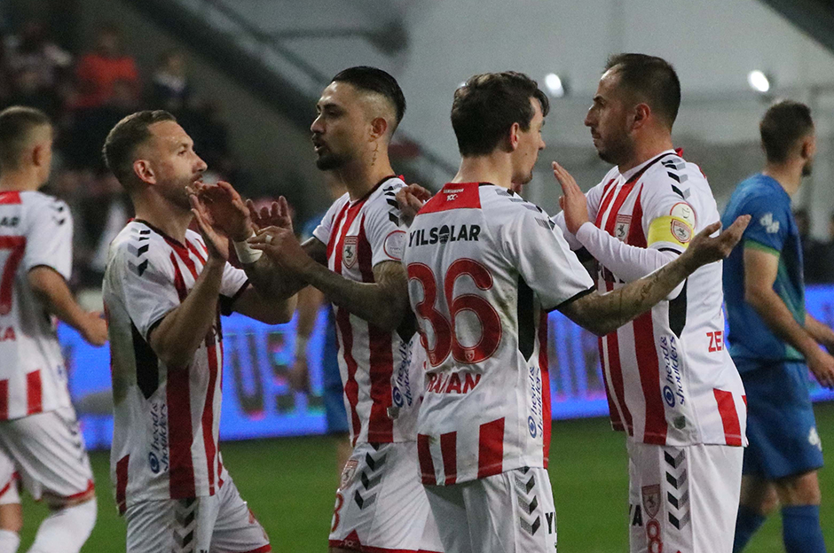 Süper Lig'de bu sezon en çok penaltı alanlar: Sadece 2 takım çift hanelerde  - 17. Foto