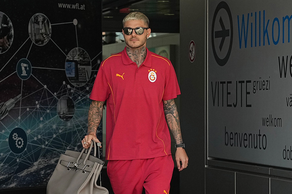 Galatasaray'ın Avusturya kampına Mauro Icardi, Fernando Muslera ve Hakim Ziyech katıldı. Sarı kırmızılıların kafilesinde Fernando Muslera, Mathias Ross, Eyüp Aydın, Kerem Demirbay, Mauro Icardi, Dries Mertens, Batuhan Şen, Wilfried Zaha, Leo Dubois, Derrick Köhn, Berkan Kutlu, Günay Güvenç, Mateus Tete, Halil Dervişoğlu, Hakim Ziyech, Victor Nelsson, Sergio Oliveira, Yusuf Demir, Gökdeniz Gürpüz, Lucas Torreira, Işık Kaan Arslan, Emin Bayram, Michy Batshuayi, Siraçhan Nas, Taylan Antalyalı, Jankat Yılmaz, Ali Yeşilyurt, Baran Aksaka, Eren Aydın, Kadir Subaşı, Berat Luş, Yalın Dilek, Efe Akman, Kazımcan Karataş, Metehan Baltacı ve Berk Balaban yer aldı.