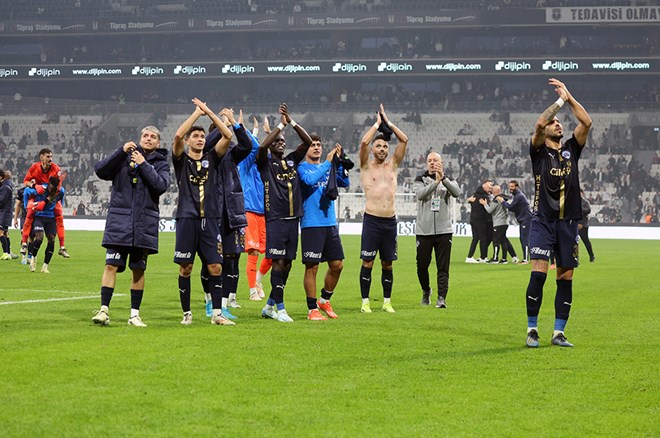 Süper Lig'in en değerli takımları belli oldu: Sadece ikisi değerini yükseltti  - 12. Foto