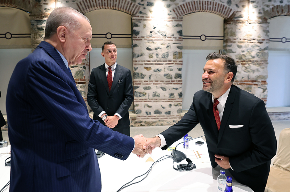 Cumhurbaşkanı Erdoğan, Galatasaray'a Şampiyonlar Ligi'nde başarı diledi  - 3. Foto