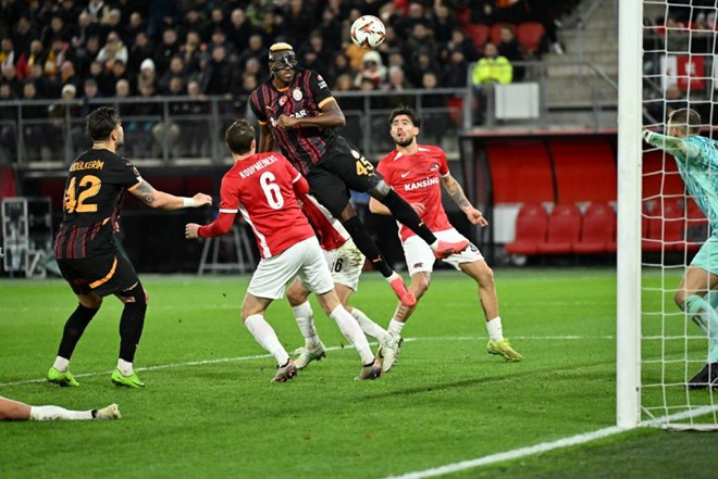 Hollanda basını Galatasaray ile Fenerbahçe'yi kıyasladı: "Çok daha iyi bir performans sergiledi"  - 4. Foto