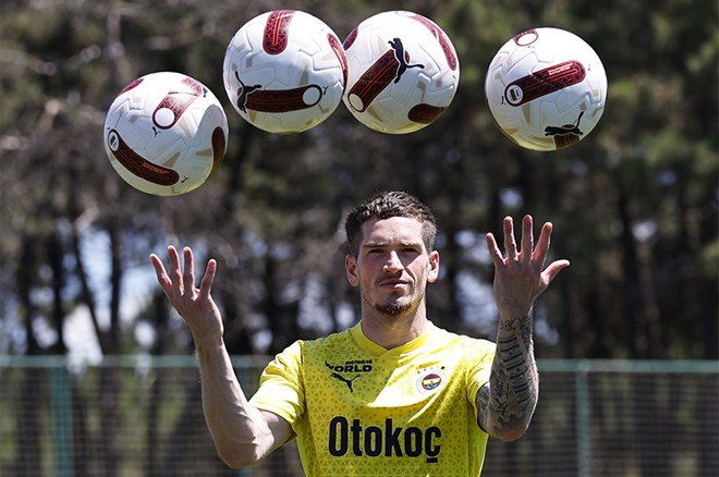 Ryan Kent çatlağı: Taraftarlar ikiye bölündü  - 4. Foto