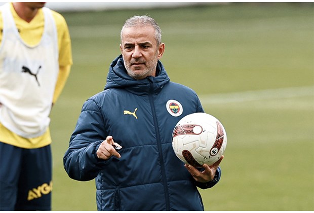 İsmail Kartal'dan sağ bek kararı: İlk 11 şekilleniyor - 2. Foto