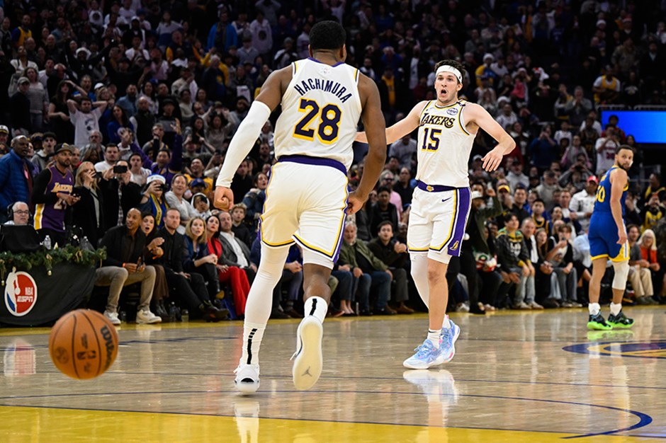 Nefes kesen maç: Los Angeles Lakers son saniye basketiyle kazandı