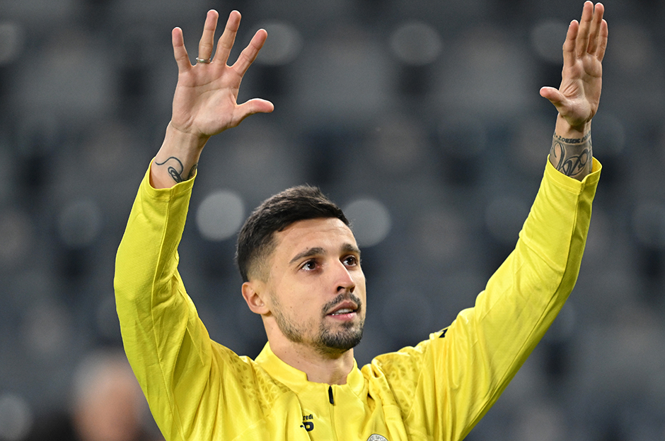 Fenerbahçe'den yapılan açıklamada Krunic'in Kızılyıldız'a bonservisiyle transfer olduğu duyuruldu.