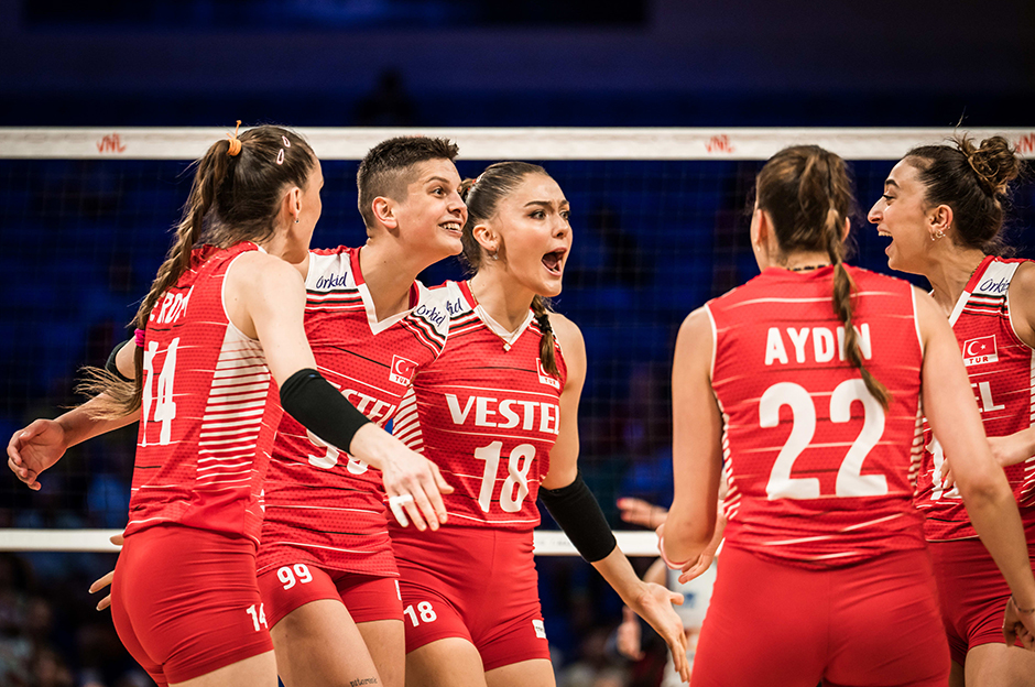 Türkiye Kadın Voleybol Takımı, FIVB Milletler Ligi’nde şampiyon oldu Türkiye Kadın Voleybol Takımı, FIVB Milletler Ligi’nde şampiyon oldu