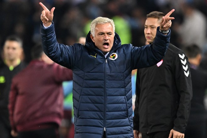 Jose Mourinho dünyayı salladı: "Bacağını sahada bırakacaktı"  - 2. Foto