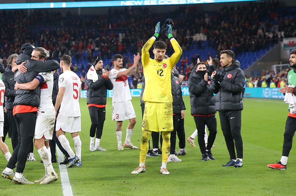 İngiltere'de gündem Altay Bayındır  - 3. Foto