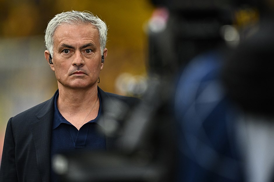 Jose Mourinho yarın İstanbul'a geliyor: İmza töreni düzenlenecek