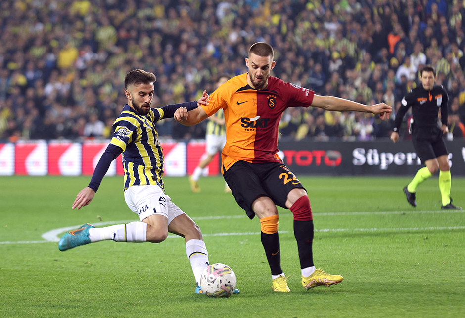 Hakemler yorumladı: Kerem Aktürkoğlu topa dokundu mu, pozisyon ofsayt mı?  - 6. Foto