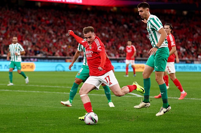 Kerem Aktürkoğlu, Benfica'da tarihi değiştirdi: 59 yıl sonra en iyisi  - 5. Foto