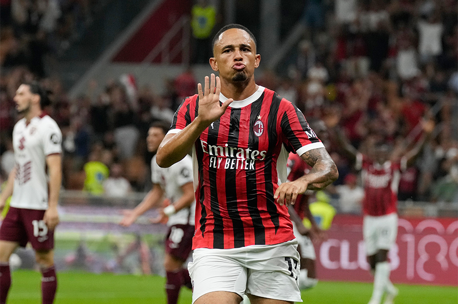 Haberde, Milan'ın oyuncuyu bonservisiyle göndermek istediği ve Okafor'la Flamengo'nun da ilgilendiği kaydedildi. Siyah-beyazlıların İtalyan ekibini opsiyonlu kiralama teklifine ikna etmeye çalıştığı ve görüşmelerin sürdüğü aktarıldı.