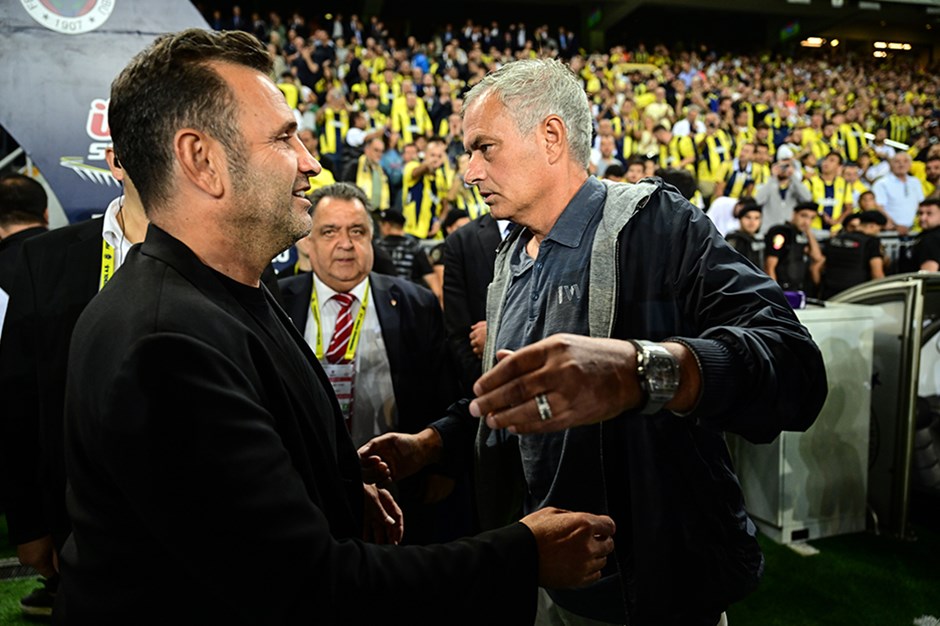 Galatasaray'dan Mourinho'nun "70 dakika beklemem gerekti" açıklamasına cevap