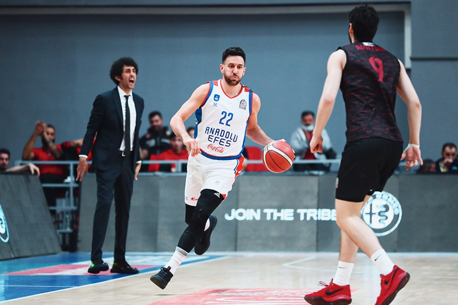 Basketbol Süper Ligi | Anadolu Efes 106-82 Gaziantep Basketbol (Puan durumu, fikstür)