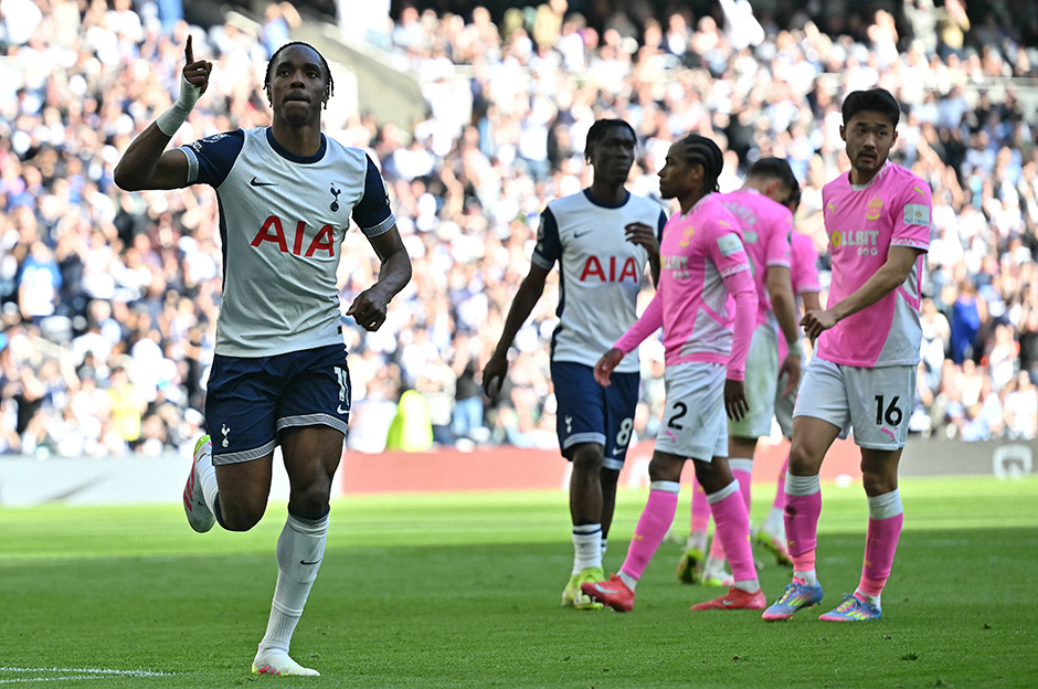 Premier Lig'den düşen ilk takım belli oldu: Alkışlarla uğurlandılar  - 1. Foto