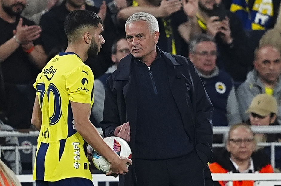 "Şampiyonluğa veda maçı" | Spor yazarları Fenerbahçe için ne dedi?  - 2. Foto
