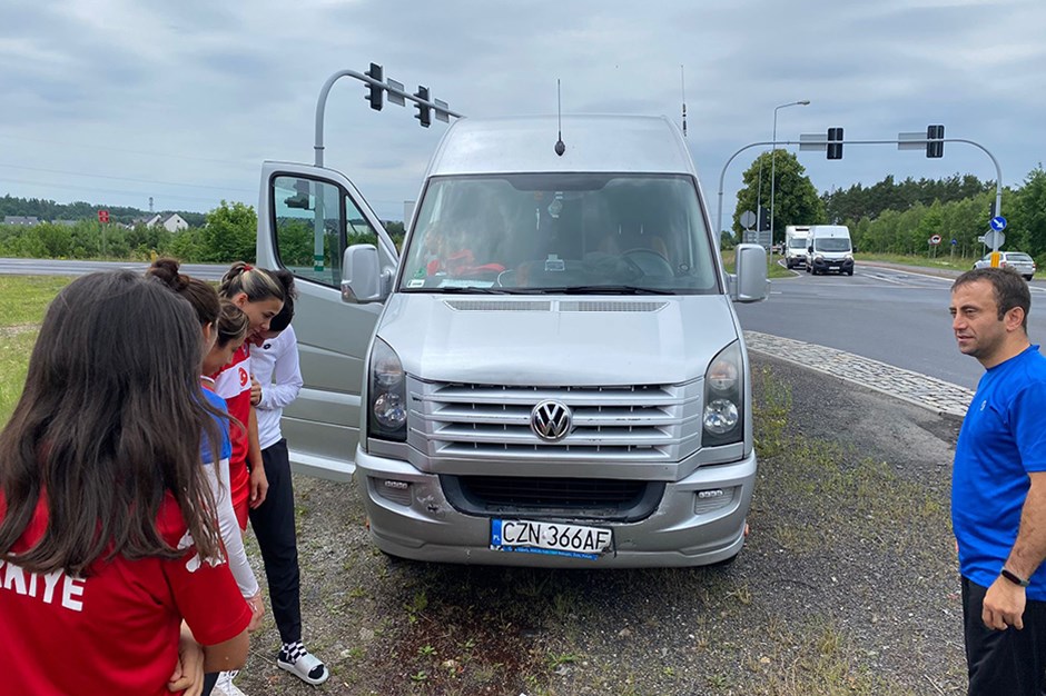 Hokey Milli Takımı trafik kazası geçirdi