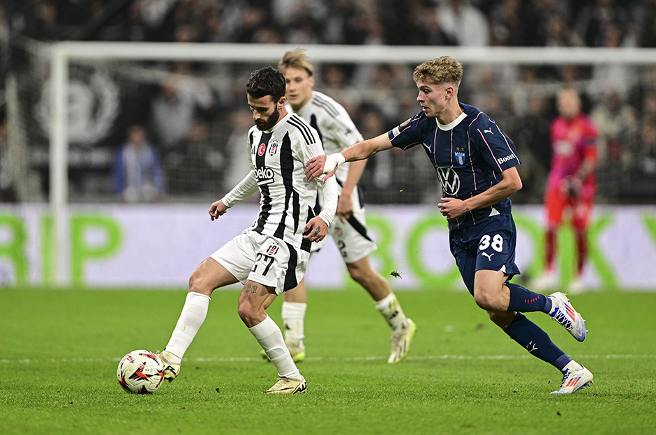 "Semih yerinde kendini buldu" - Spor yazarları Beşiktaş için ne dedi?  - 4. Foto