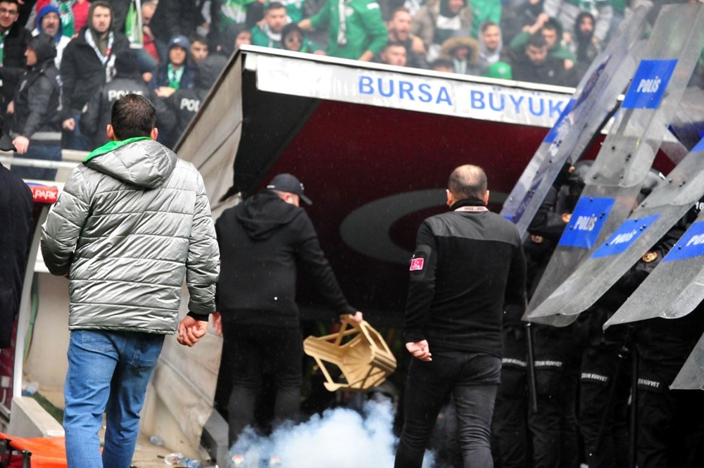 Bursa'da olaylı maç: Soruşturma başlatıldı  - 12. Foto