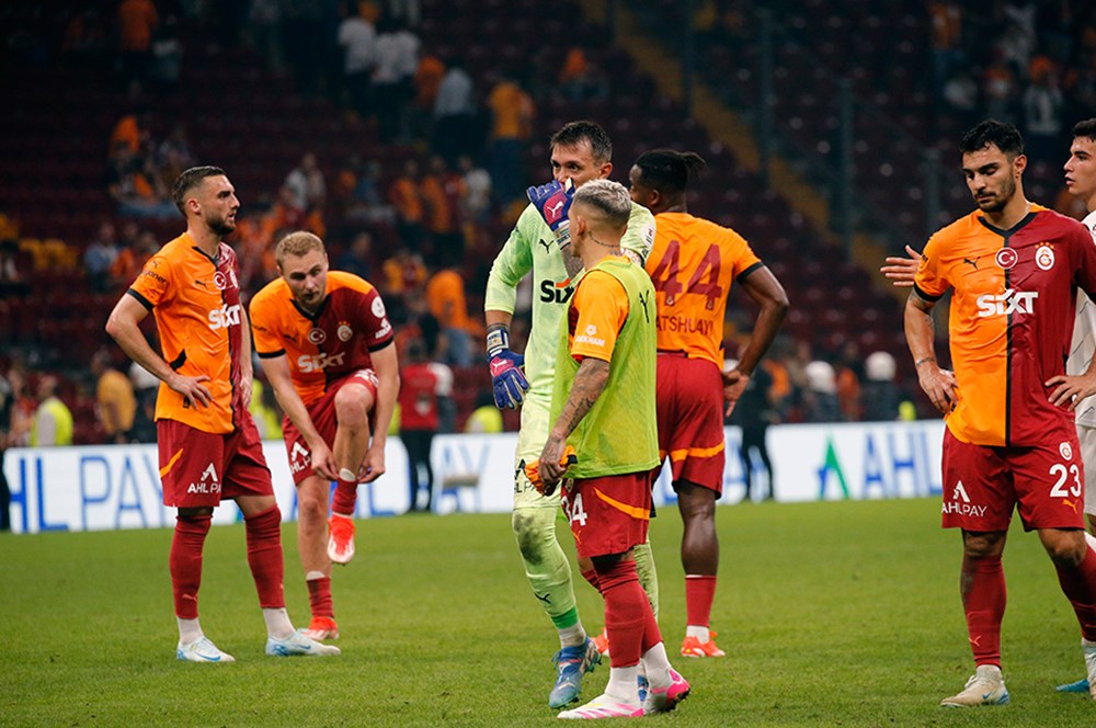 Galatasaray'da 2 futbolcu formayı garantiledi: Okan Buruk ilk 11'i tekrar değiştiriyor  - 2. Foto