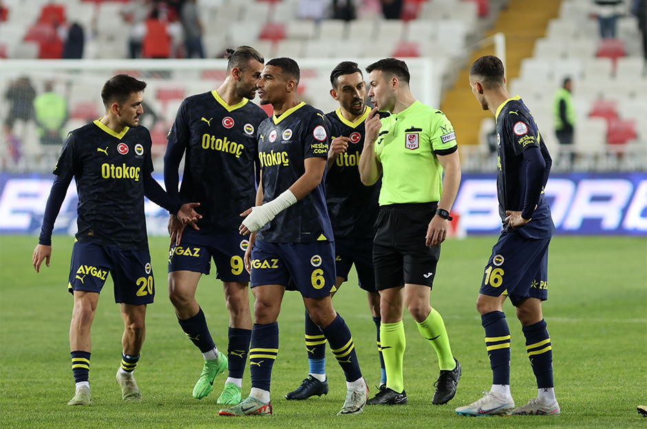 Trio ekibinden Fenerbahçe-Sivasspor maçındaki penaltı için net yorum  - 5. Foto