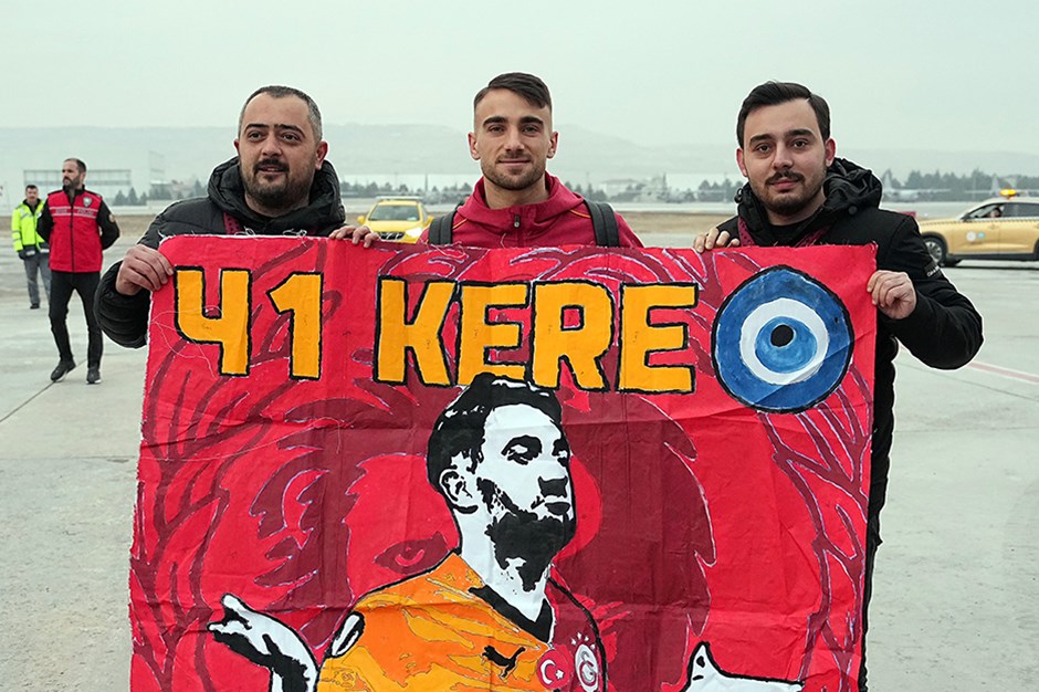 Galatasaray kafilesi Kayseri'de tezahüratlarla karşılandı