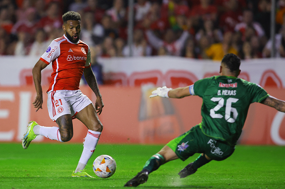 Brezilyalı futbolcu, geçtiğimiz şubat ayında Cruzeiro'dan 2 milyon Euro bonservis bedeliyle transfer edildi ve bu sezon attığı 7 golle Enner Valencia'nın ardından Internacional'in en golcü ikinci futbolcusu konumunda bulunuyor. Toplam 35 maça çıkan Wesley'in 2 de asisti bulunuyor.