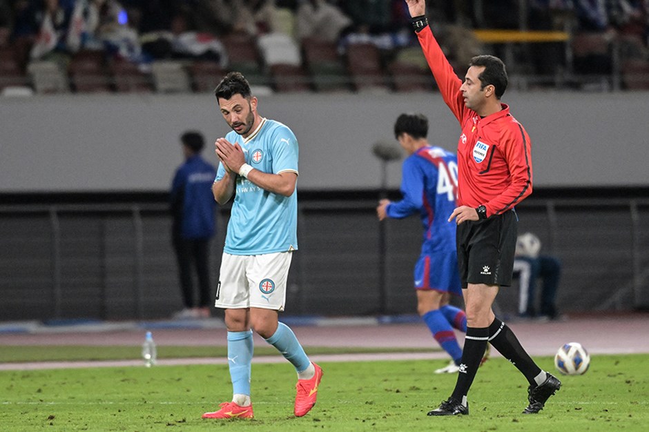 Tolgay Arslan gol attığı maçta kırmızı kart gördü