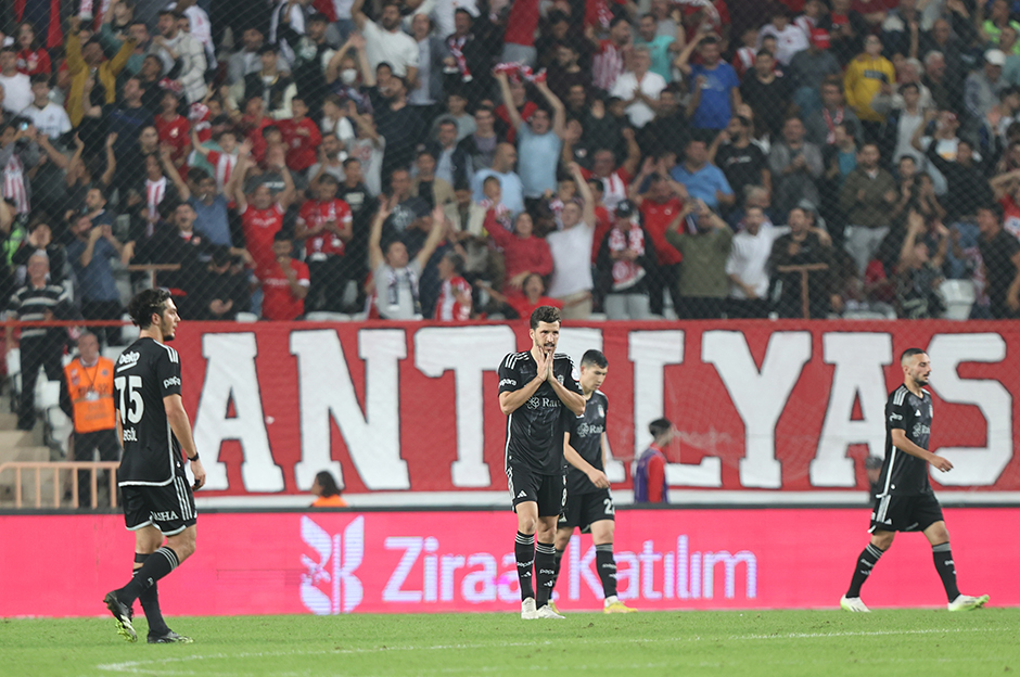 "Penaltı ve kırmızıyı atladı!" | Spor yazarları Antalyaspor-Beşiktaş maçı için ne dedi?  - 4. Foto