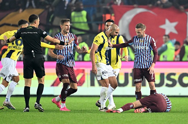 Tümer Metin'den dev maç sonrası çarpıcı iddia: "Hakem ile VAR arasında bu diyalog geçti"  - 5. Foto