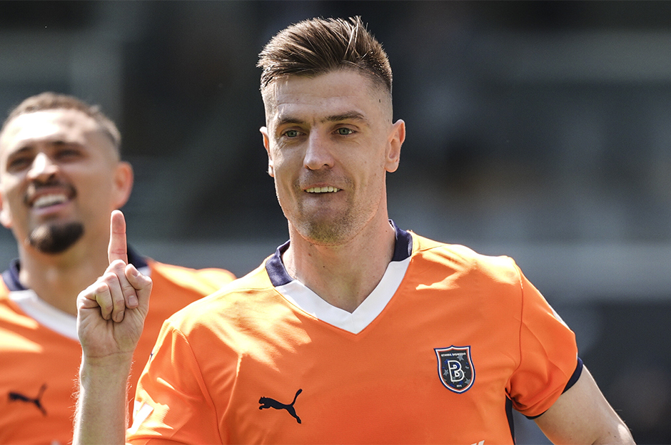 Başakşehir-Fenerbahçe maçı sonrası hoca bizzat açıkladı: Süper Lig'i sallayan isim takımdan ayrılıyor  - 5. Foto