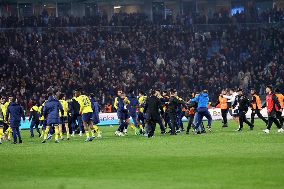 Trabzonspor - Fenerbahçe maçının PFDK sevkleri haftaya kaldı
