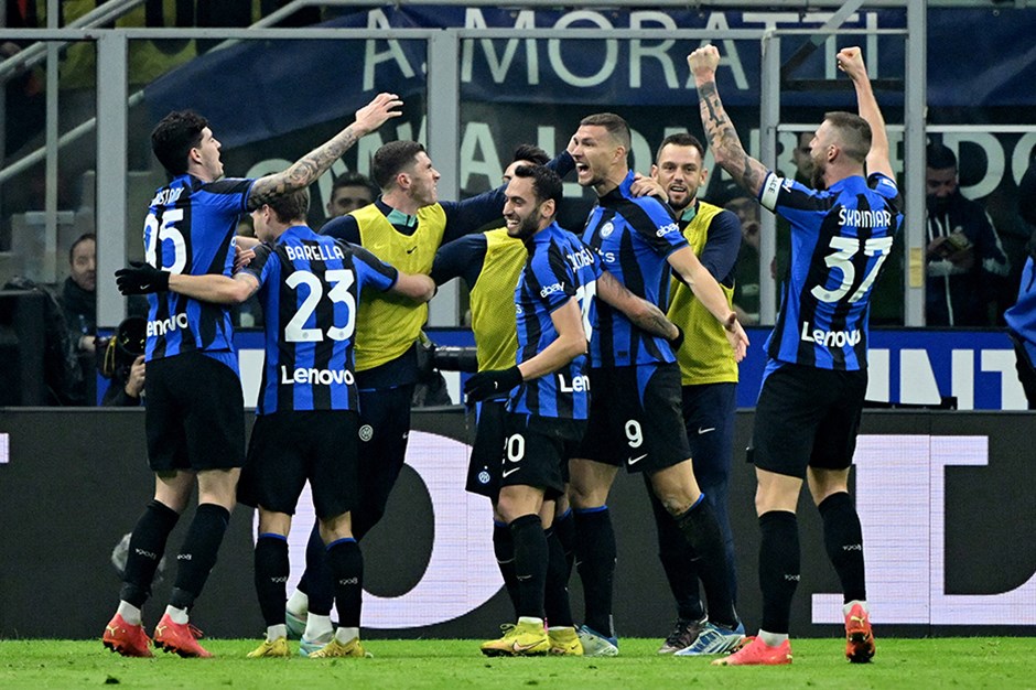 Napoli'nin ilk yenilgisi Inter'den! İtalya'da kartlar yeniden dağıtılıyor...
