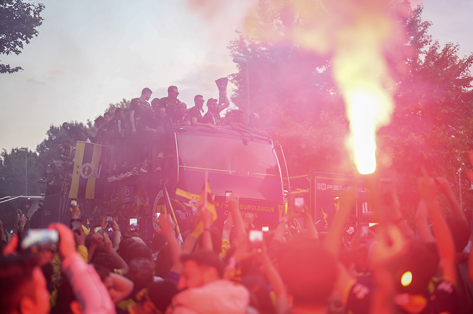 Fenerbahçe Beko, EuroLeague şampiyonluğunu kutladı  - 14. Foto
