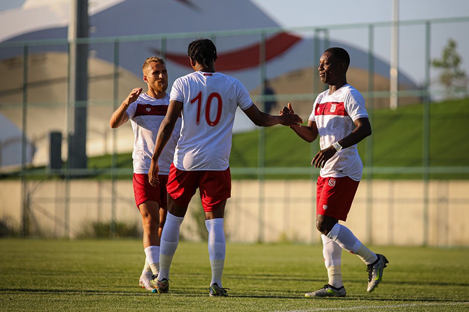 Sivasspor hazırlık maçında Azeri rakibini yendi