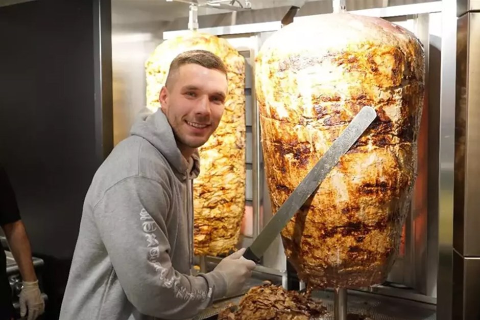 Lukas Podolski'ye döner zincirinden akılalmaz kazanç