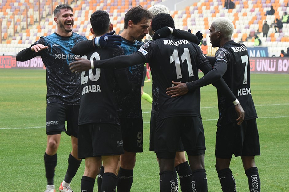 Adana Demirspor, Sivas deplasmanında 2 golle kazandı