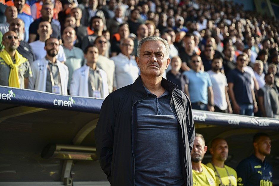 Jose Mourinho'dan Okan Buruk sözleri: Hakemle arkadaş olduğunu bilmiyordum