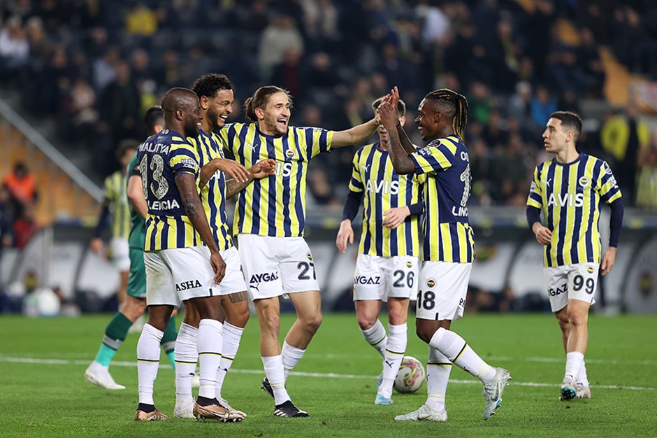 Fenerbahçe'nin Sevilla deplasmanındaki ilk 11'i belli oldu!