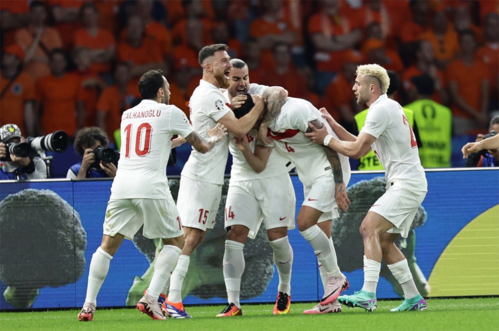 "Men kicking in the head" | What did sports writers say about the Netherlands vs. Turkiye match? - Photo 1