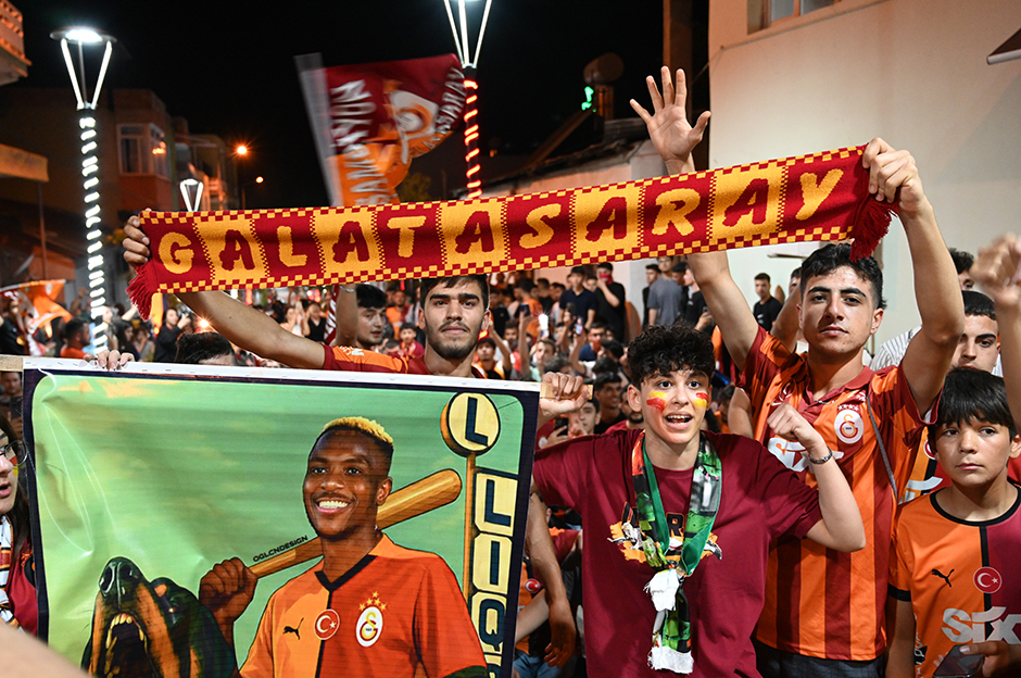 Galatasaraylı taraftarlardan unutulmaz şampiyonluk fotoğrafları!