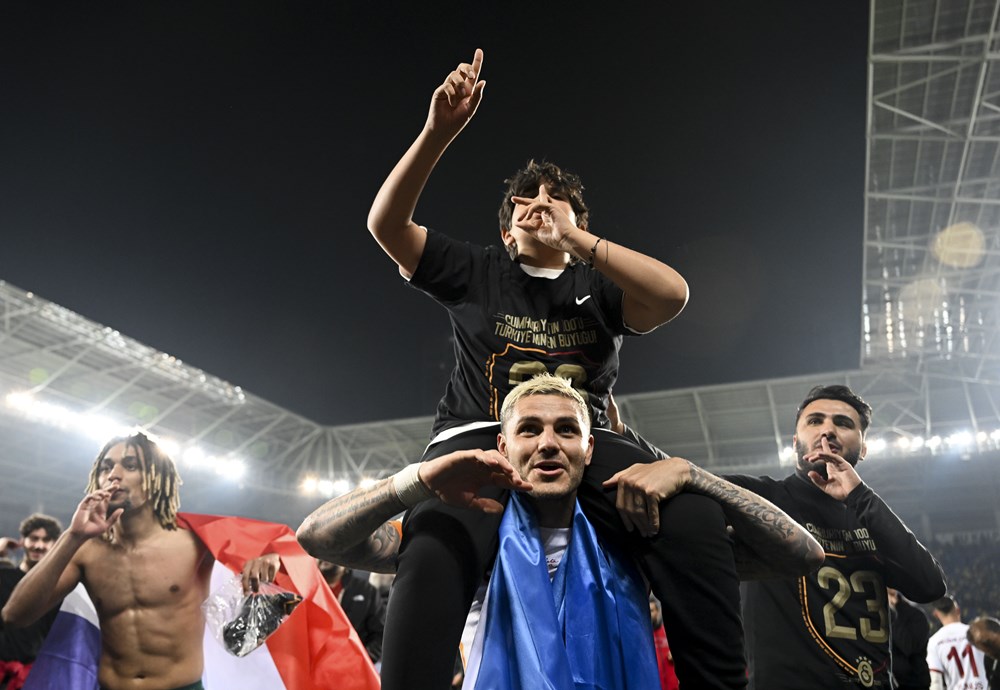 Galatasaraylı futbolcuların şampiyonluk sevinci  - 8. Foto
