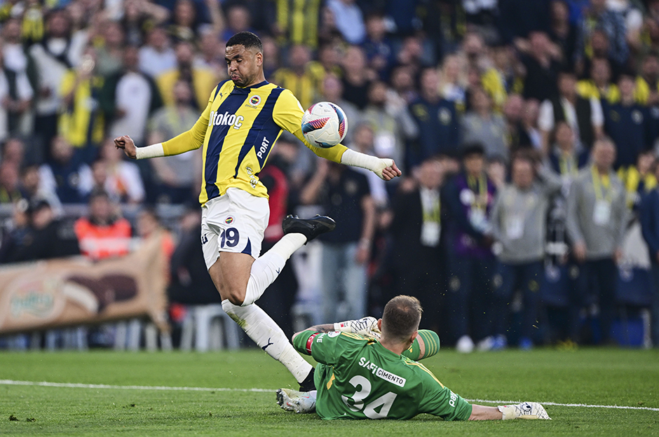 Sergen Yalçın derbi sonrası çıkan iddialara yanıt verdi  - 8. Foto