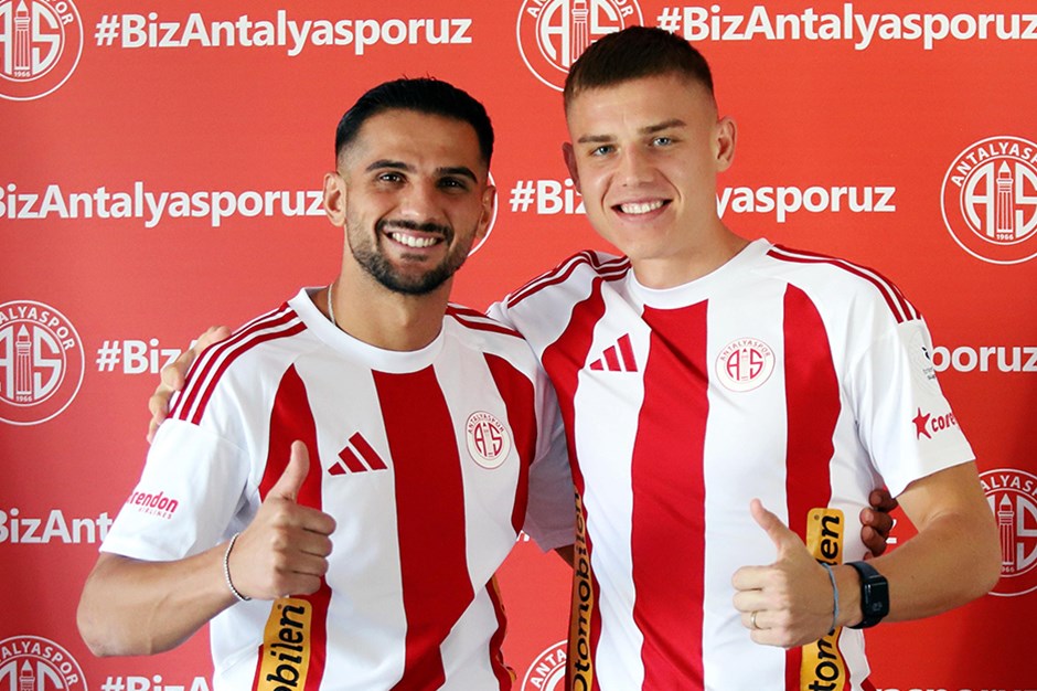 Antalyaspor yeni transferleri için imza töreni düzenledi