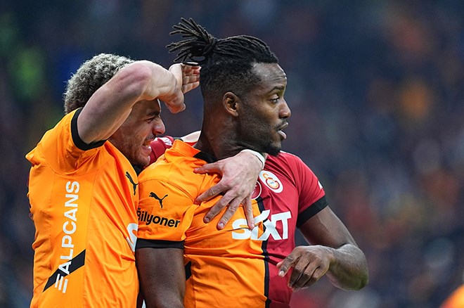 Dünya basını Galatasaray-Trabzonspor derbisini konuşuyor: "Denis Dragus sansasyon yarattı"  - 3. Foto